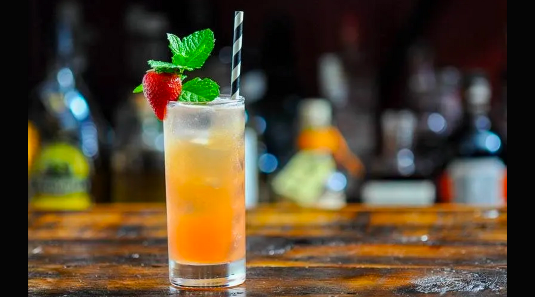 Top 10 Smoked Cocktails for Summer Evenings