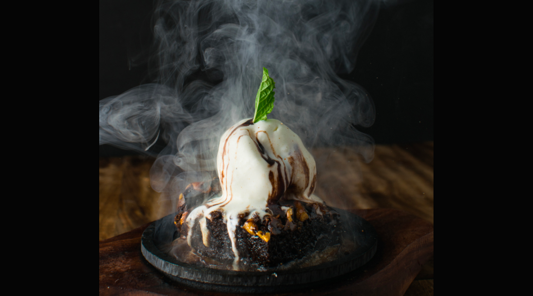 Desserts and Smoked Cocktails: A Surprising Combination