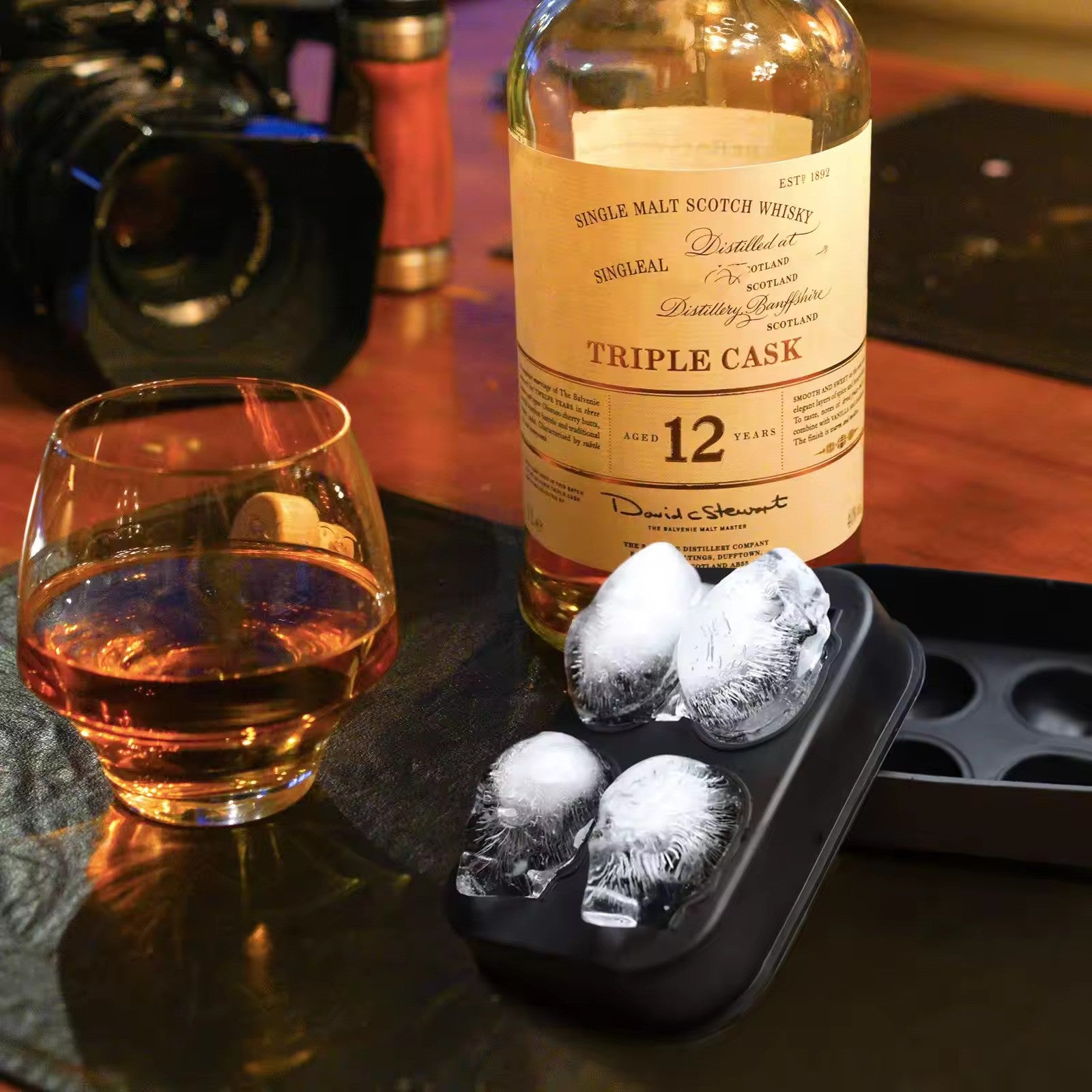 アイス・キューブ　ICE　CUBE　パイプ　スカル　ビンテージ Skull Ice Cube Tray – Smoked Fashioned Co.
